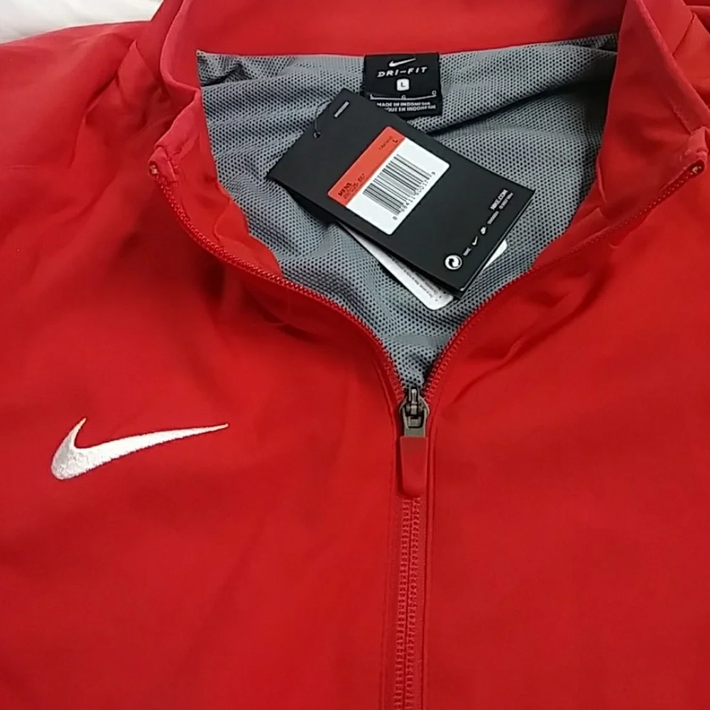Nike Red Performance Jacket - Picture 3 of 5